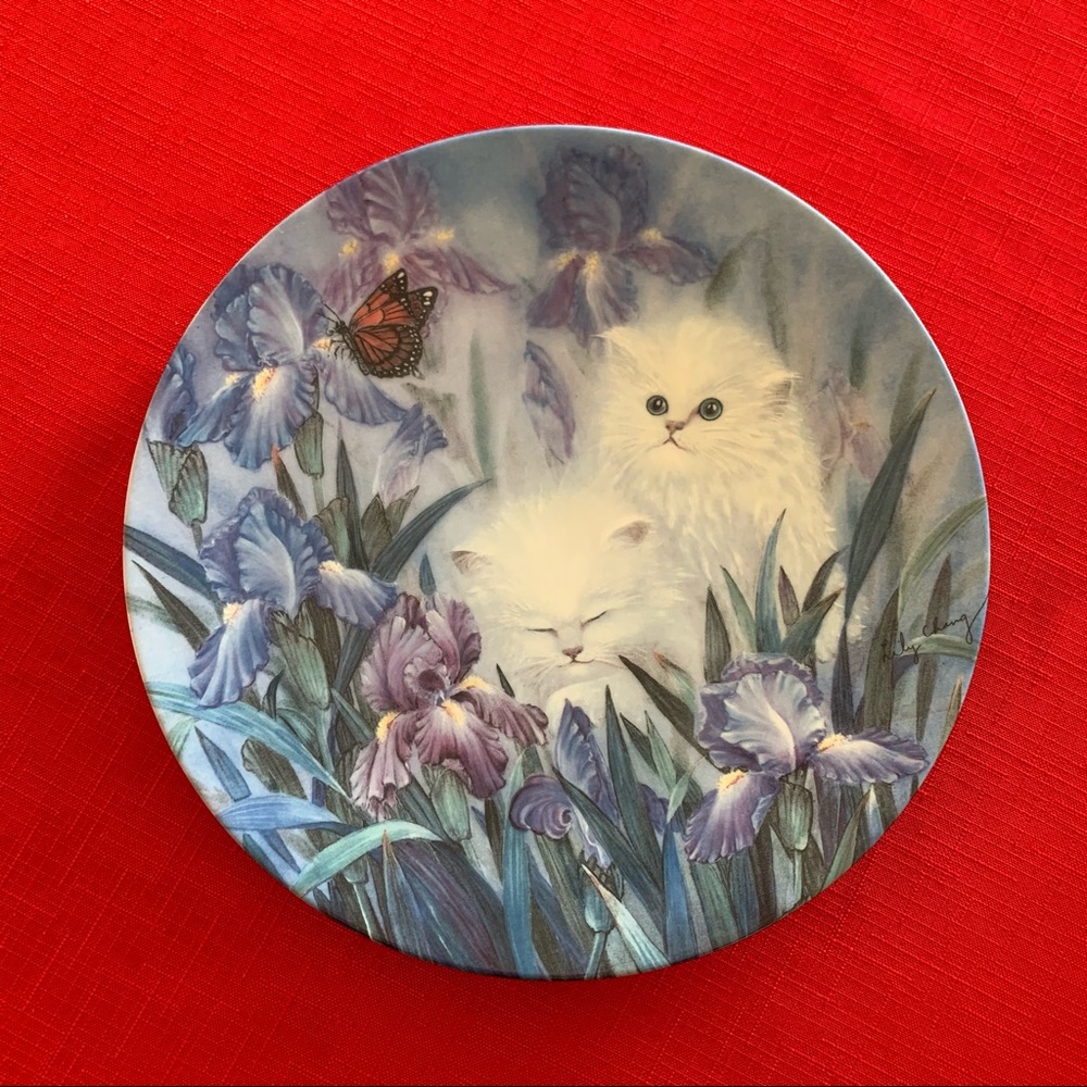 Vintage Decorative Cat Plate “Garden Discovery” 1992 // W.L. George // Bradex